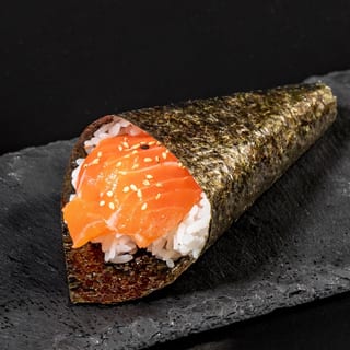 Salmon Hand Roll