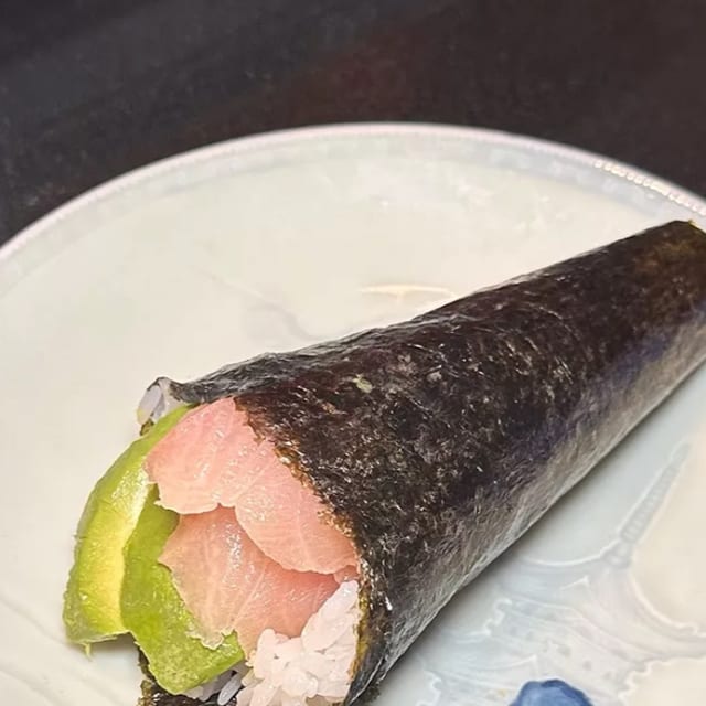 Hamachi Hand Roll.